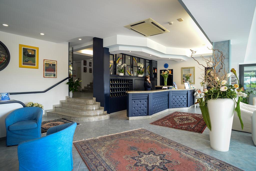 Hotel Clipper Giulianova Kültér fotó