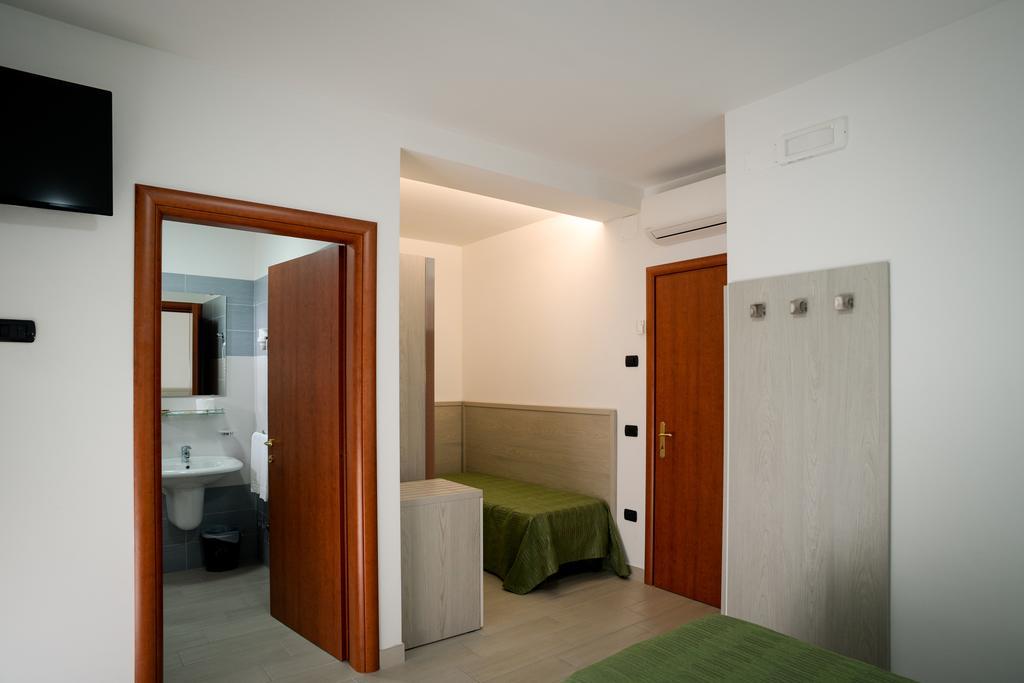 Hotel Clipper Giulianova Kültér fotó