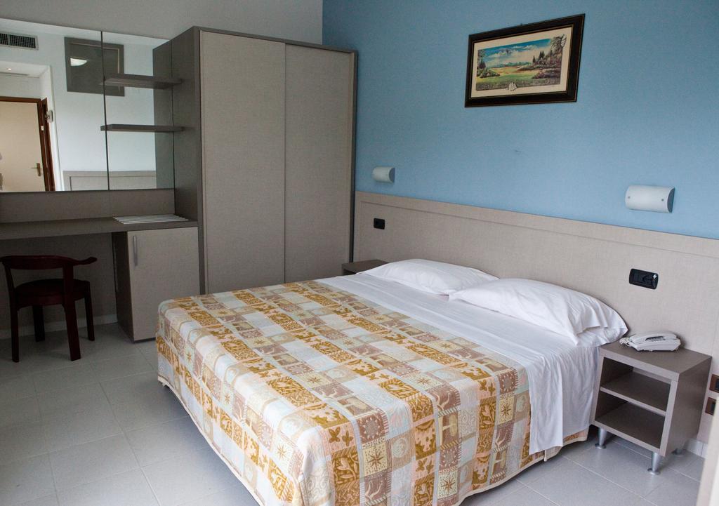 Hotel Clipper Giulianova Kültér fotó