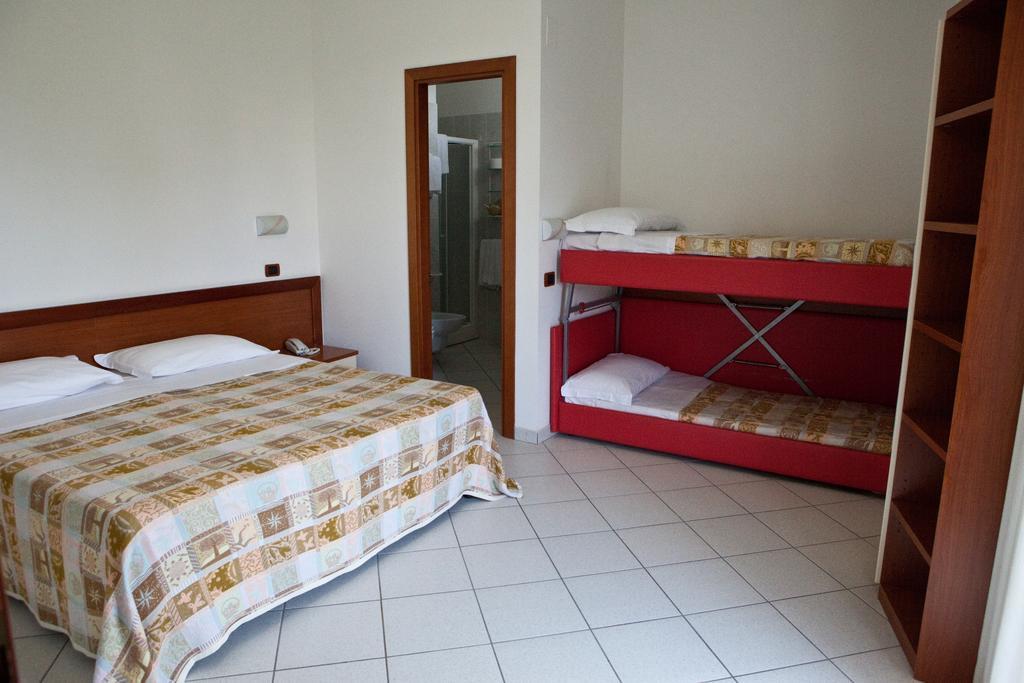 Hotel Clipper Giulianova Kültér fotó